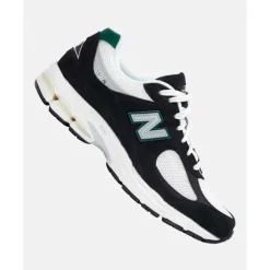 Adults 2002R Trainers-New Balance Clearance